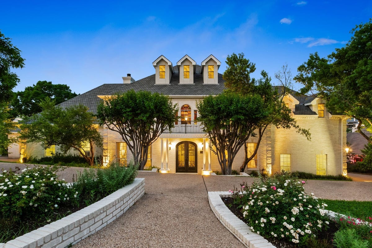 View 6100 Northern Dancer DR in Davenport Ranch Ph 05 Sec 01 6100 Northern Dancer DR - front exterior - Luxury home in Davenport Ranch Ph 05 Sec 01, Austin, TX