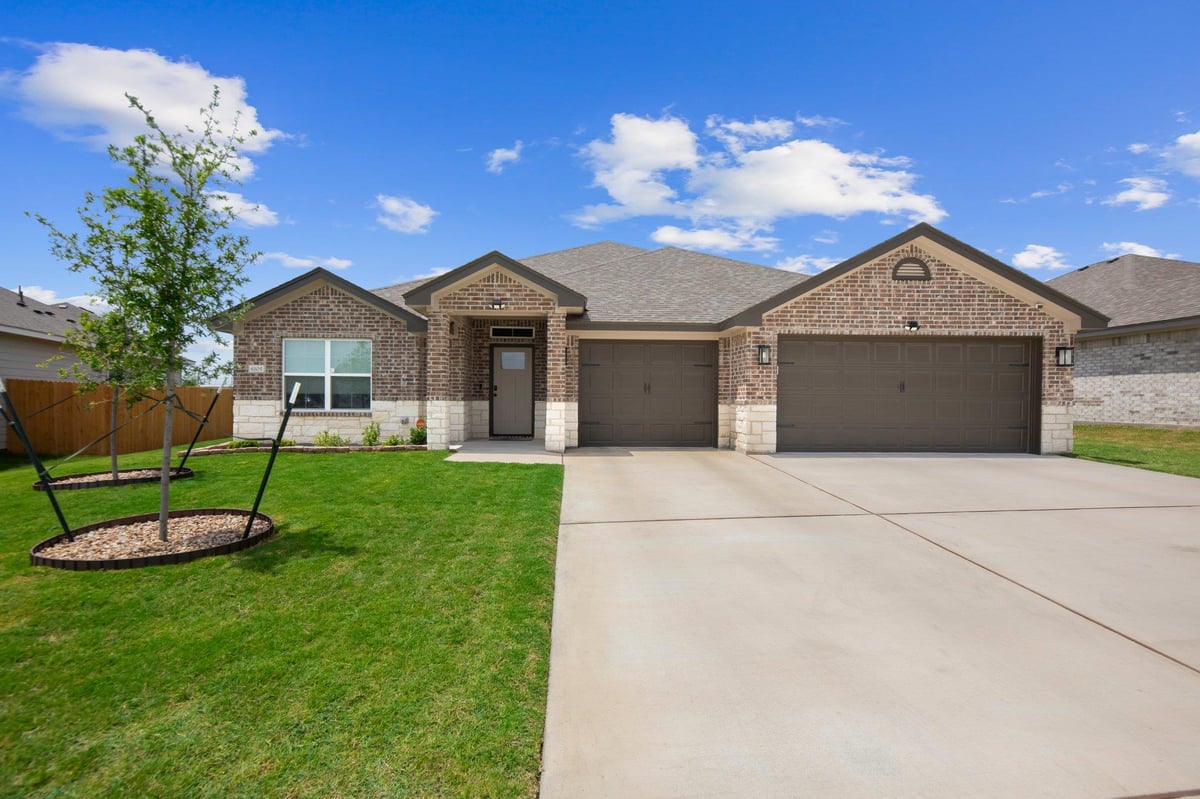 View 6105 Dorado Dr in Levy Xing 6105 Dorado Dr - front exterior - Luxury home in Levy Xing, Killeen, TX