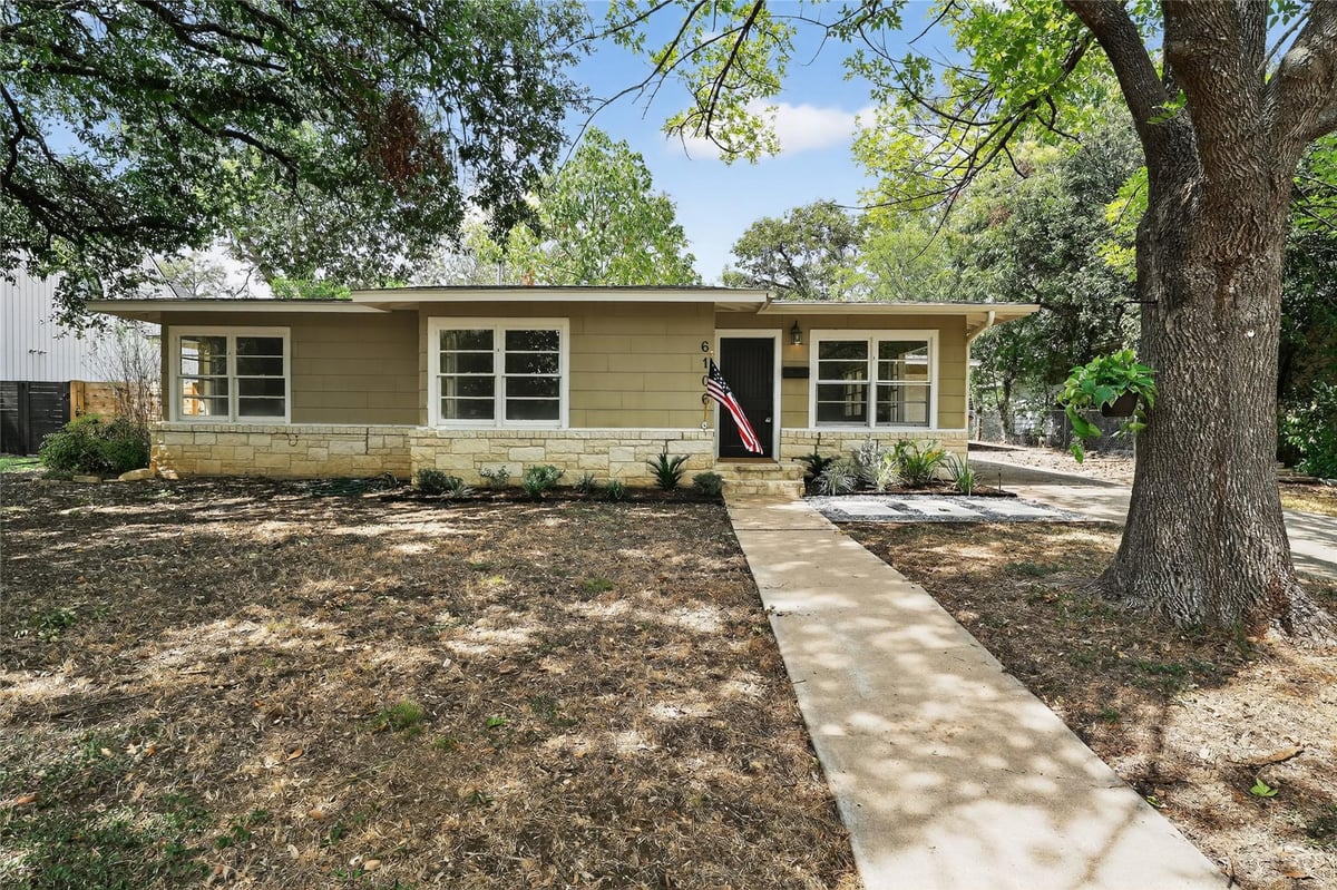 View 6106 Bull CRK in Allandale Sec 03 6106 Bull CRK - property photo 1 - Luxury home in Allandale Sec 03, Austin, TX