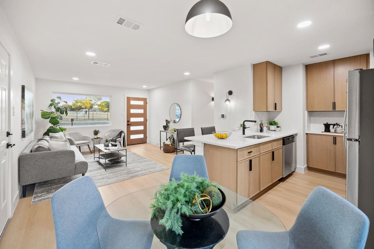 View 6107 Cougar Dr in CROCKETT HEIGHTS SEC 1 6107 Cougar Dr - front exterior - Luxury home in CROCKETT HEIGHTS SEC 1, Austin, TX