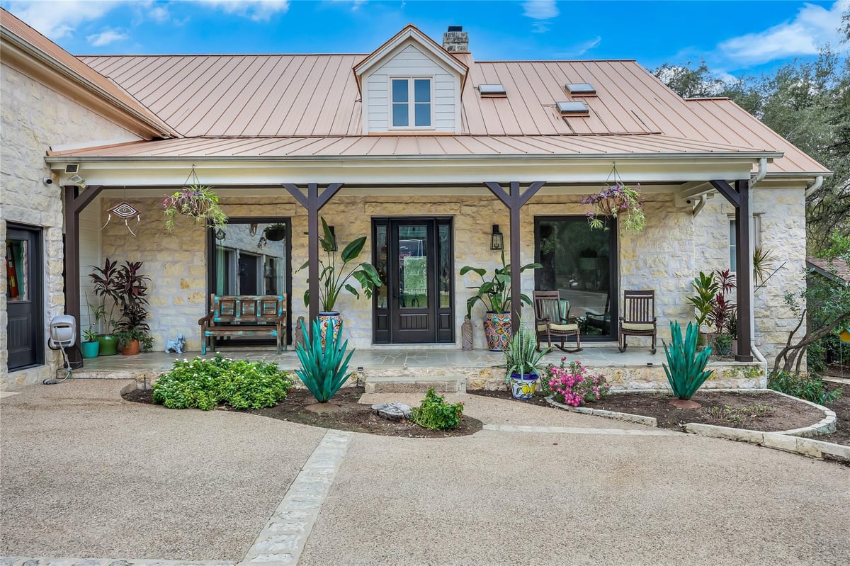 Bathroom at 6109 Hudson Bend Rd - 6 bed 6 bath home