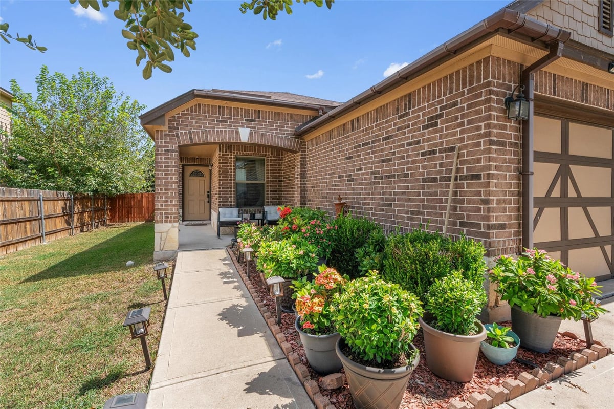 Kitchen at 611 Big Bend Trl - 3 bed 2 bath home