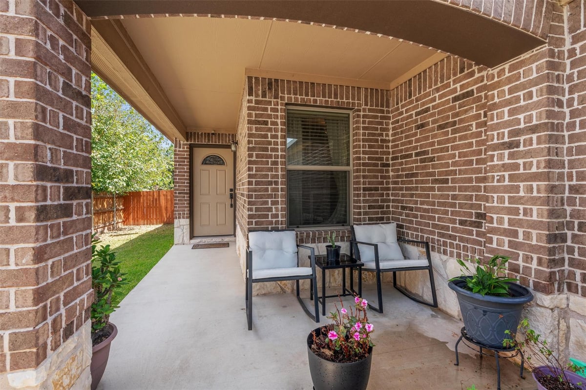 Primary bedroom at 611 Big Bend Trl - 3 bed 2 bath home