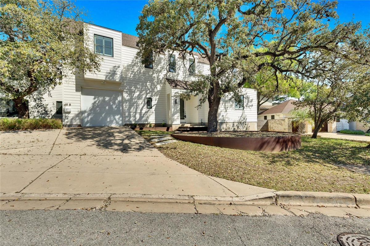 View 611 Josephine ST Unit #B in Zilker 611 Josephine ST Unit #B - property photo 1 - Luxury home in Zilker, Austin, TX