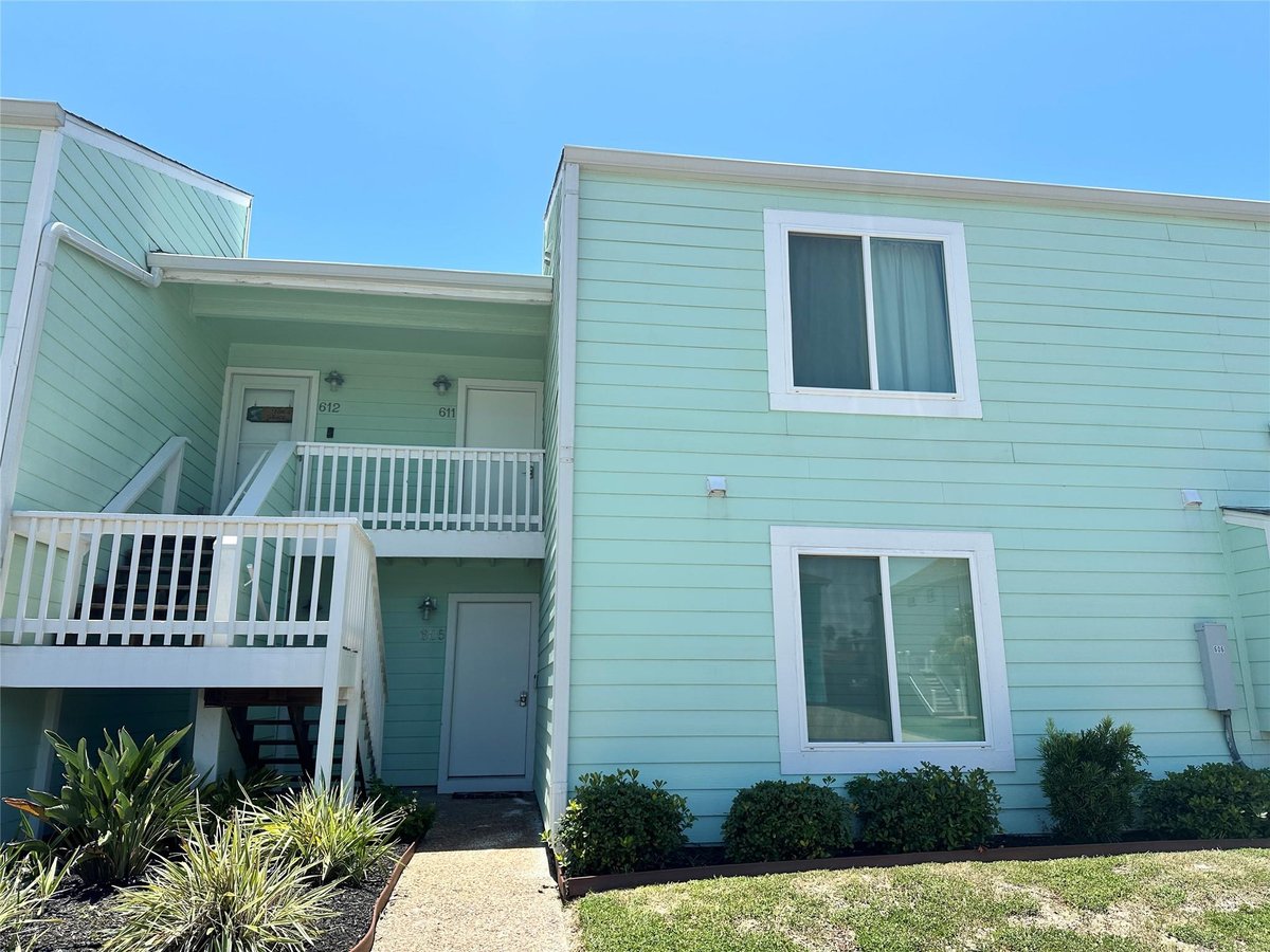 View 611 Lauderdale DR in Rockport 611 Lauderdale DR, photo 1 of 16, Rockport, Rockport, TX