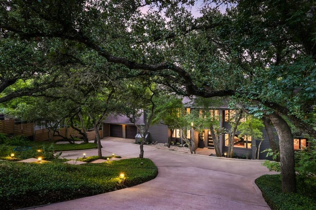 View 6111 Bon Terra DR in Shinoak Valley Sec 02 6111 Bon Terra DR - front exterior - Luxury home in Shinoak Valley Sec 02, Austin, TX