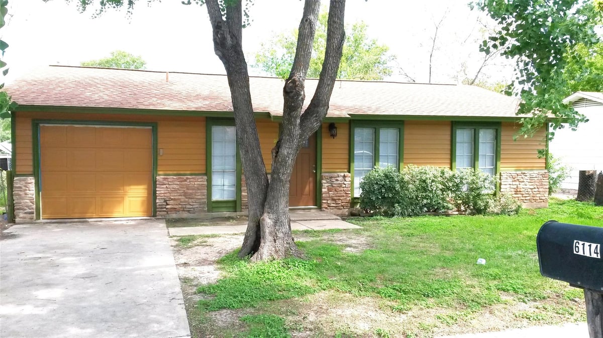 View 6114 Hogan Ave in Fairway Greens Sec 01 6114 Hogan Ave - property photo 1 - Luxury home in Fairway Greens Sec 01, Austin, TX