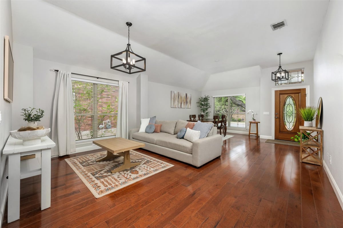 Living area at 6115 Back Bay Ln - 4 bed 3 bath home