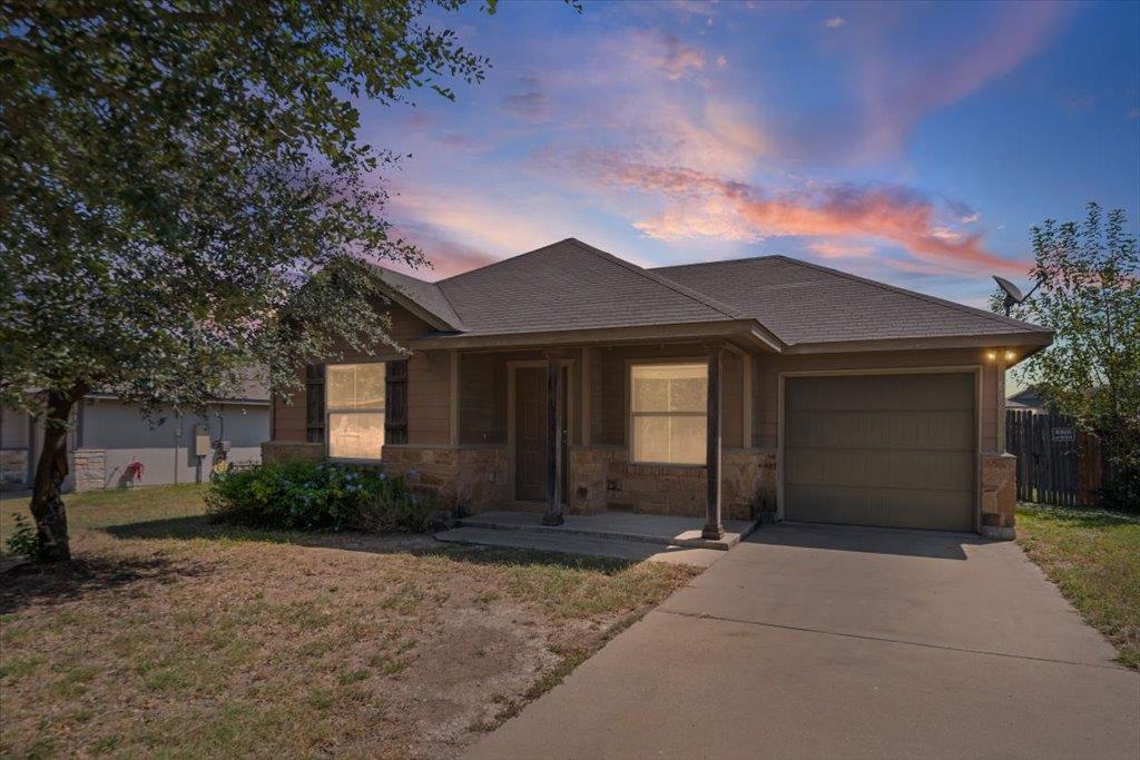 View 612 Amber LN in Sonterra West Sec 8c 612 Amber LN - property photo 1 - Luxury home in Sonterra West Sec 8c, Jarrell, TX