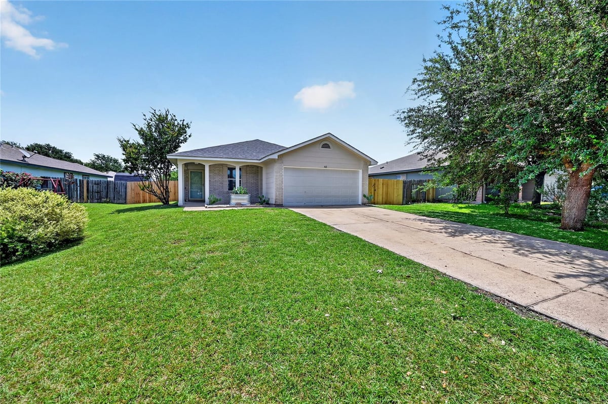 View 612 Losoya CT in Glenwood Ph 01 612 Losoya CT - front exterior - Luxury home in Glenwood Ph 01, Hutto, TX