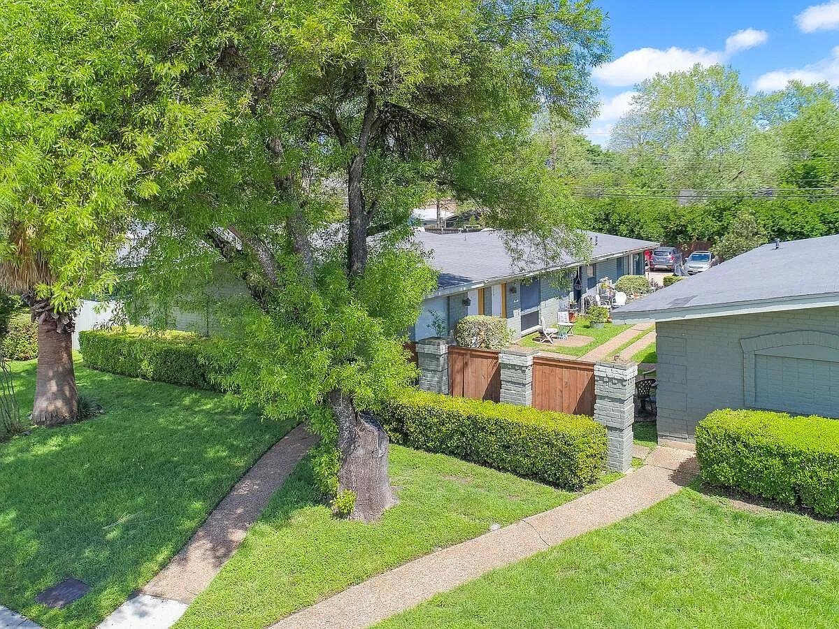 View 612 W 51st ST Unit #101 in Edgefield Add 612 W 51st ST Unit #101 - property photo 1 - Luxury home in Edgefield Add, Austin, TX