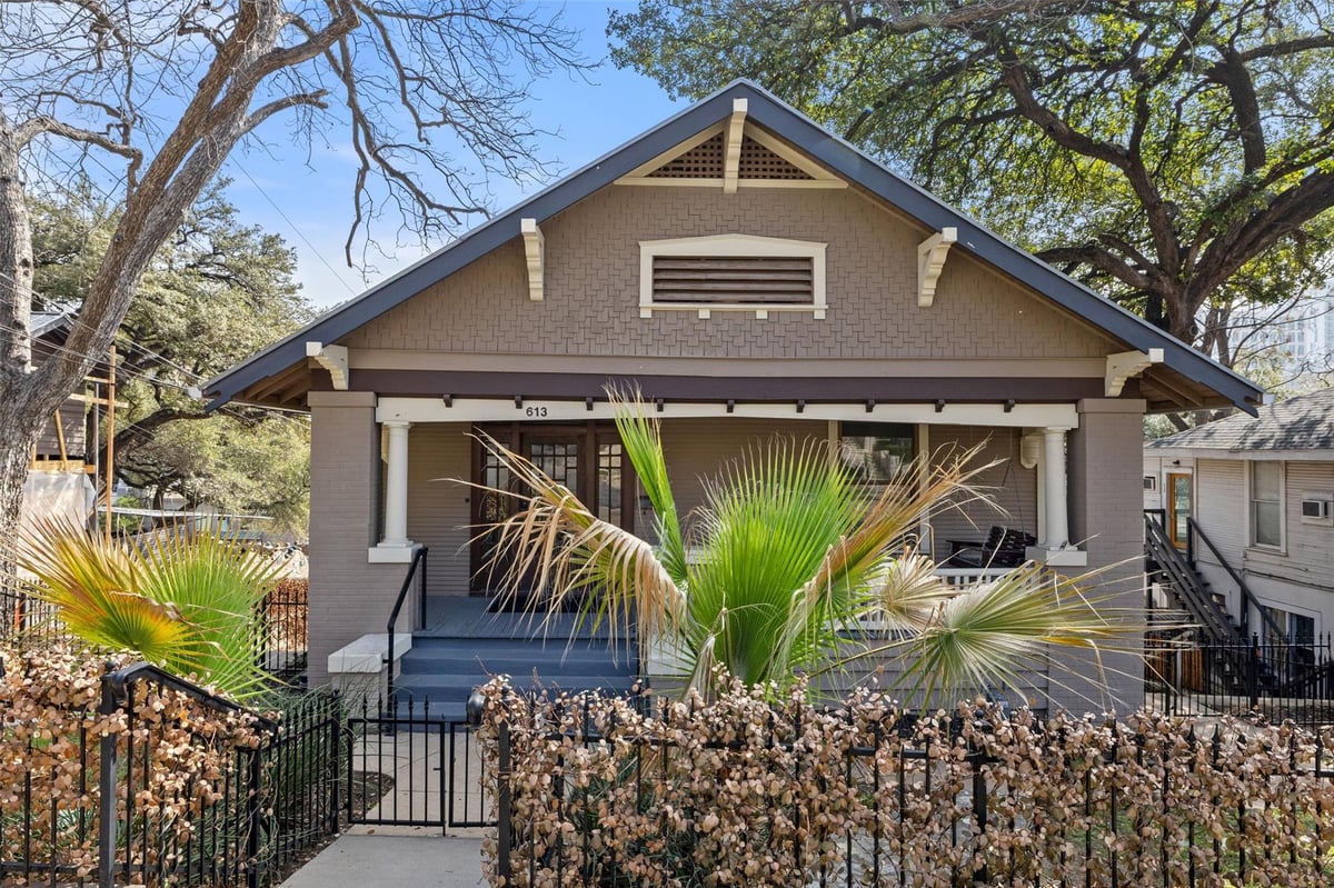 View 613 Baylor St in Ledbetter & Greathouse 613 Baylor St - front exterior - Luxury home in Ledbetter & Greathouse, Austin, TX