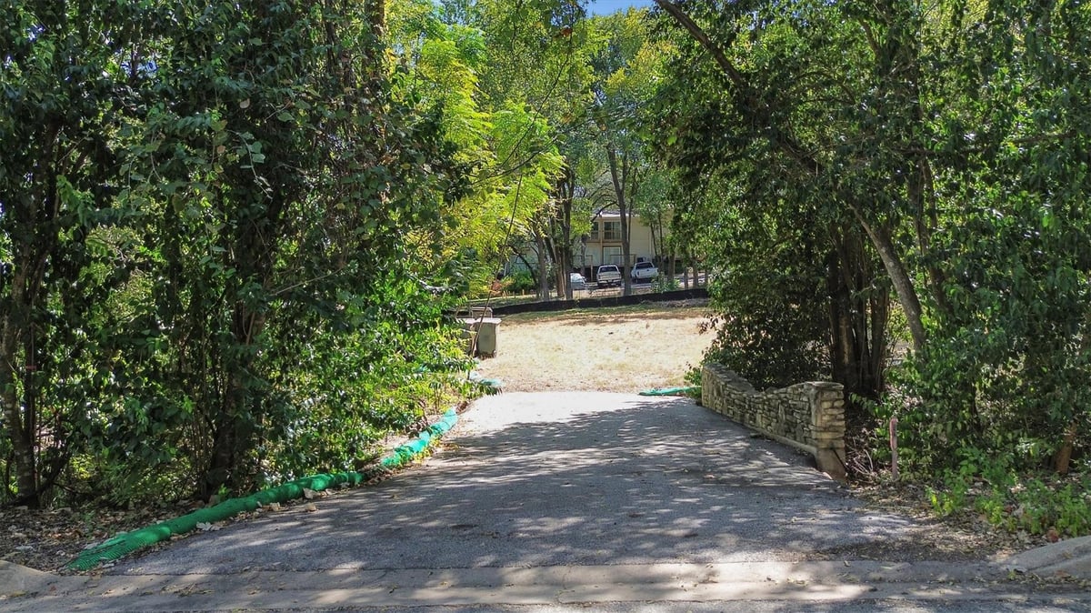 View 613 Rock Park DR in Westwood Villas Sec 02 613 Rock Park DR - property photo 1 - Luxury lot in Westwood Villas Sec 02, Austin, TX