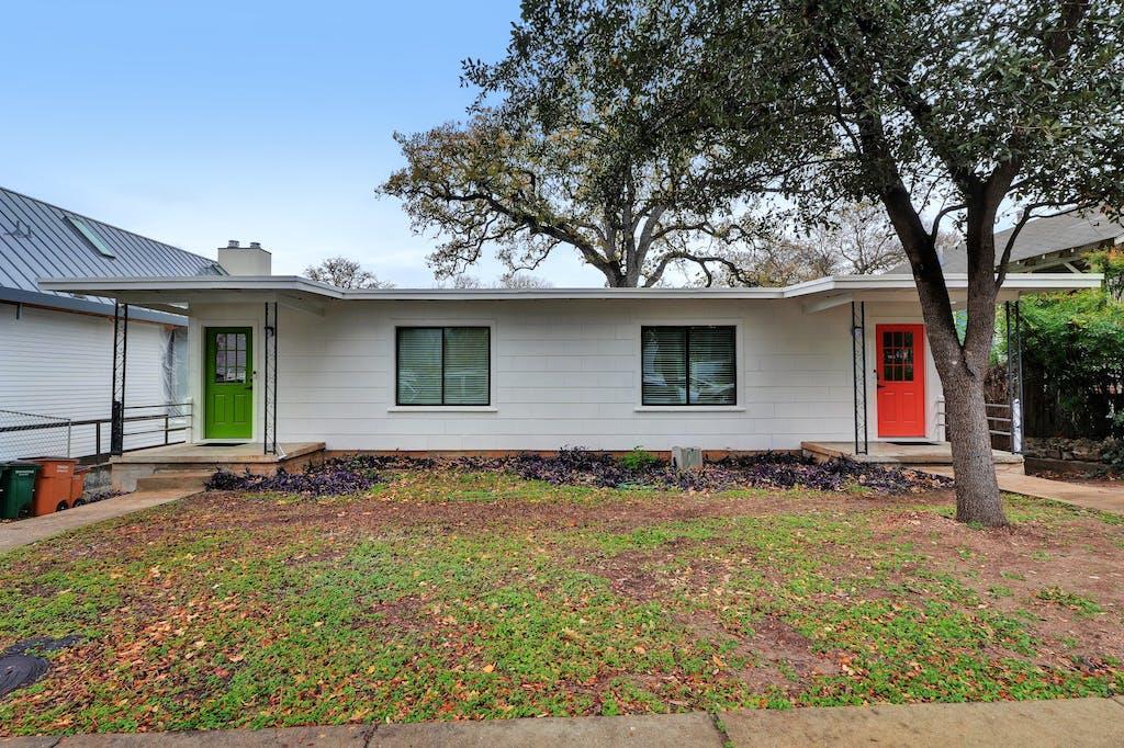 View 614 Highland Ave in Terrace Park 614 Highland Ave - property photo 1 - Luxury home in Terrace Park, Austin, TX
