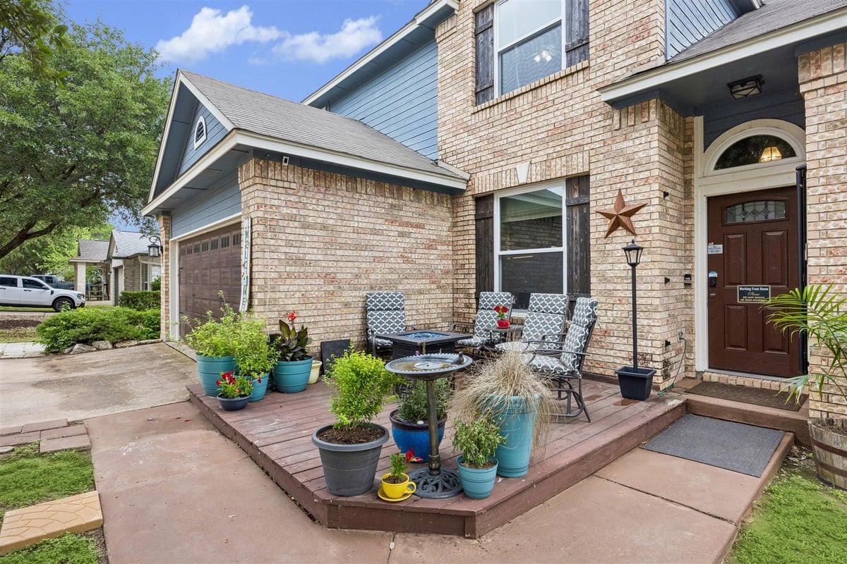 Kitchen at 614 Paso Fino Trl - 4 bed 2 bath home