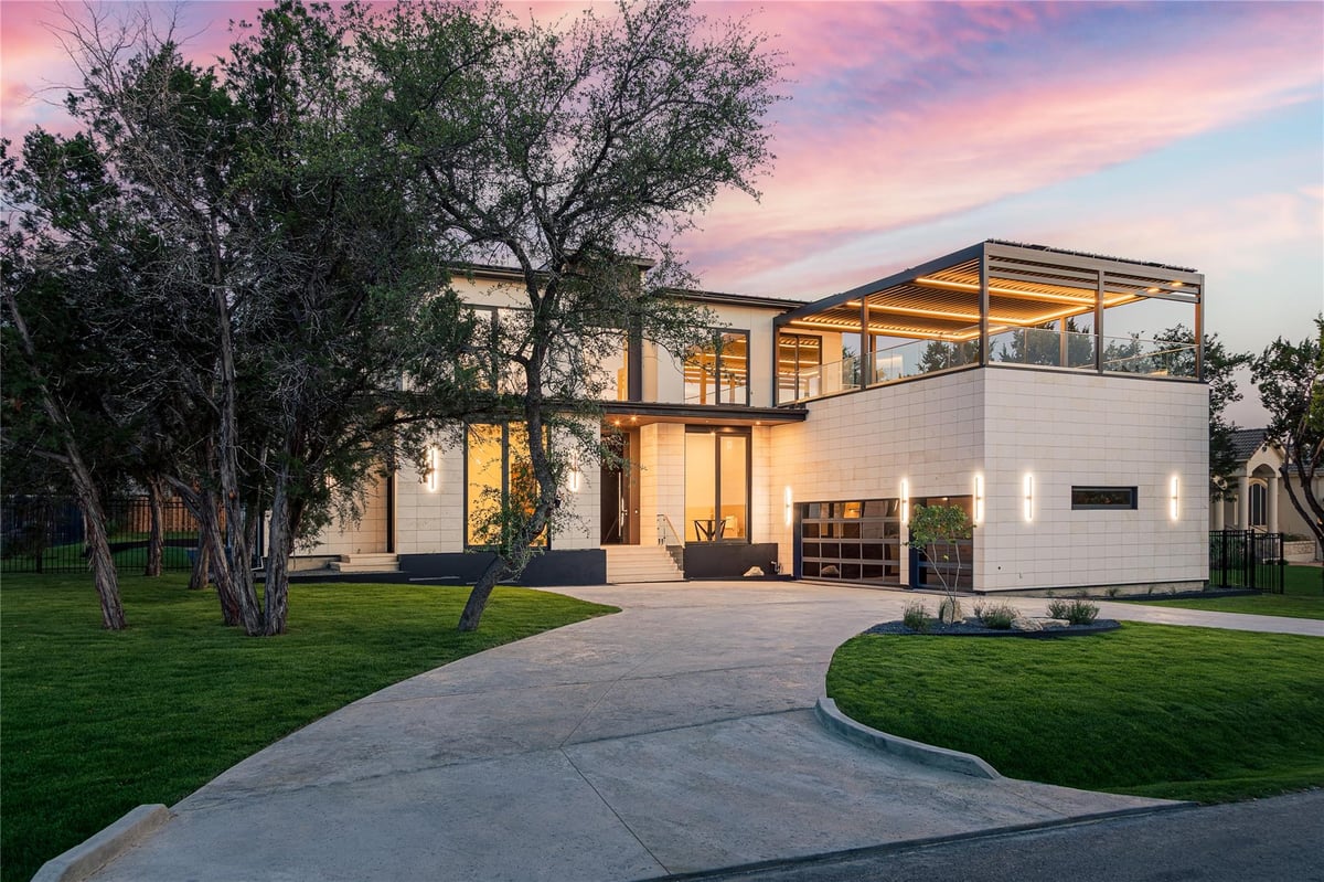 View 614 Robin Dale DR in Lakeway Sec 29 614 Robin Dale DR - front exterior - Luxury home in Lakeway Sec 29, Lakeway, TX