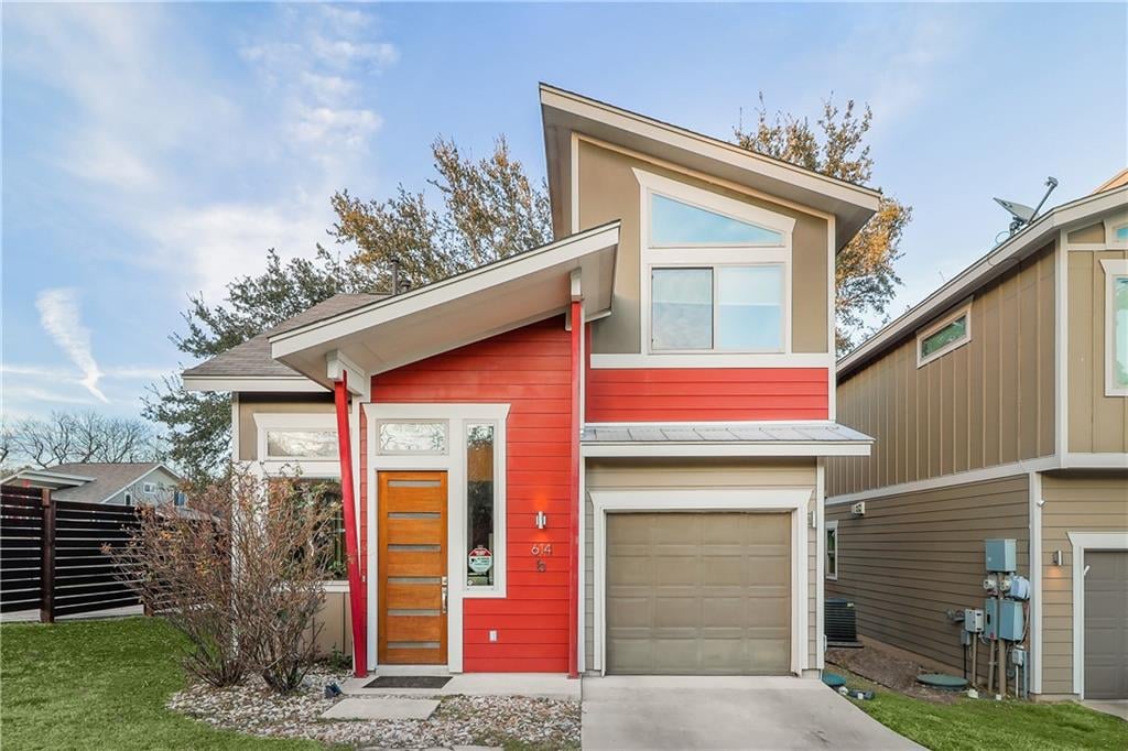 View 614 Terrell Hill DR Unit #B in Loveless Add 614 Terrell Hill DR Unit #B - property photo 1 - Luxury home in Loveless Add, Austin, TX