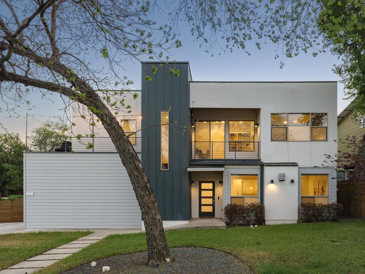 615 Jewell St - front exterior - Luxury home in Bouldin Creek, Austin, TX