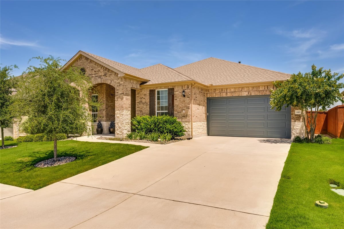 Living area at 616 Climbing Rock Loop - 4 bed 2 bath home