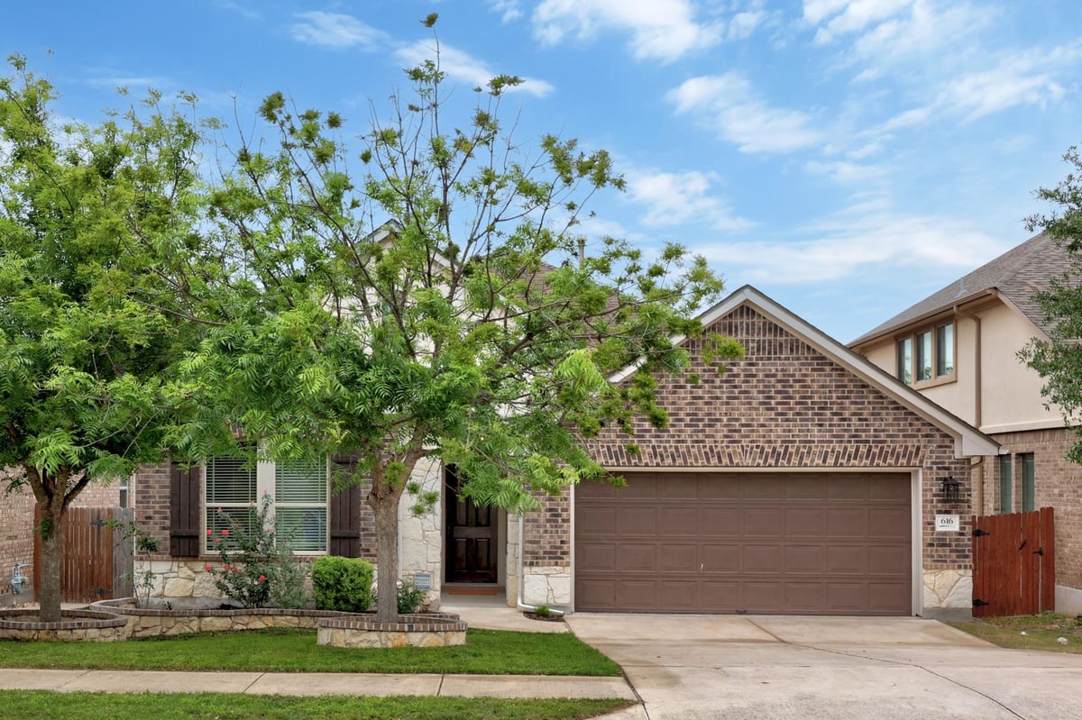 Living area at 616 Loma Cedro Bnd - 4 bed 3 bath home