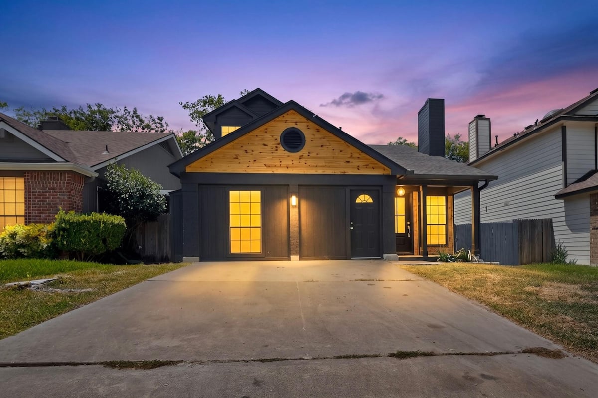 View 616 Smoke Signal PASS in Wells Point Ph C-3 Sec 02 616 Smoke Signal PASS - property photo 1 - Luxury home in Wells Point Ph C-3 Sec 02, Pflugerville, TX