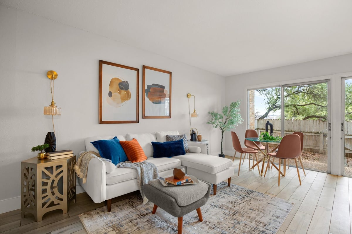 View 620 S 1st ST Unit #104 in Oak Knoll Condo Amd 620 S 1st ST Unit #104 - property photo 1 - Luxury home in Oak Knoll Condo Amd, Austin, TX