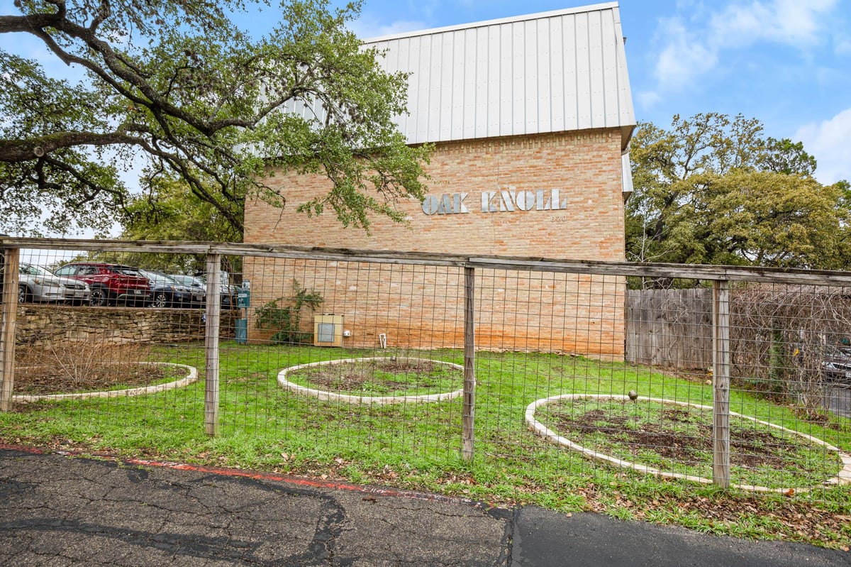 View 620 S 1st ST Unit #209 in Oak Knoll Condo Amd 620 S 1st ST Unit #209 - property photo 1 - Luxury home in Oak Knoll Condo Amd, Austin, TX