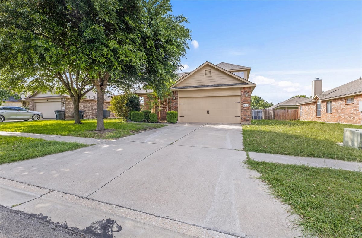 View 6200 Emilie LN in Savannah Heights Ph Ii 6200 Emilie LN - front exterior - Luxury home in Savannah Heights Ph Ii, Killeen, TX