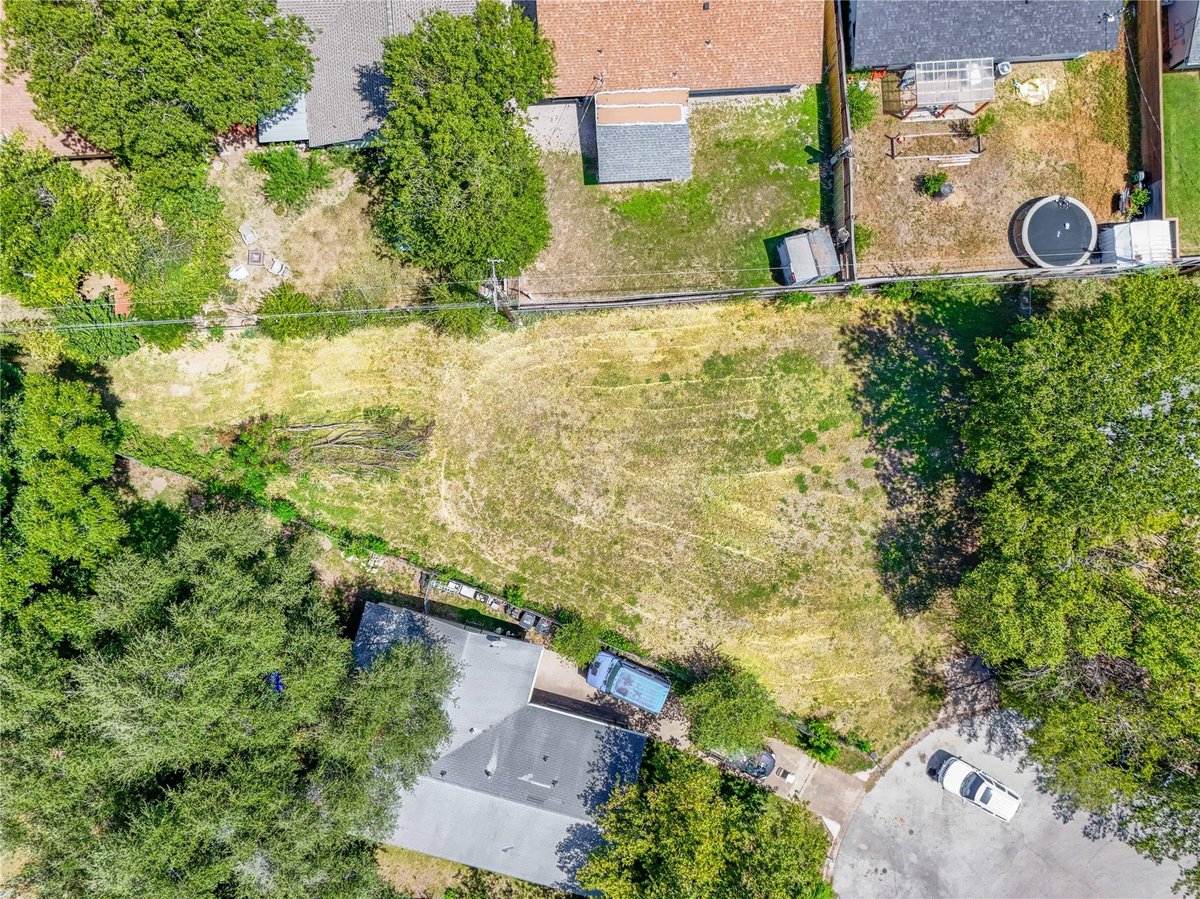 View 6200 Stiles CV in Johnston Terrace Sec 02 6200 Stiles CV - property photo 1 - Luxury lot in Johnston Terrace Sec 02, Austin, TX