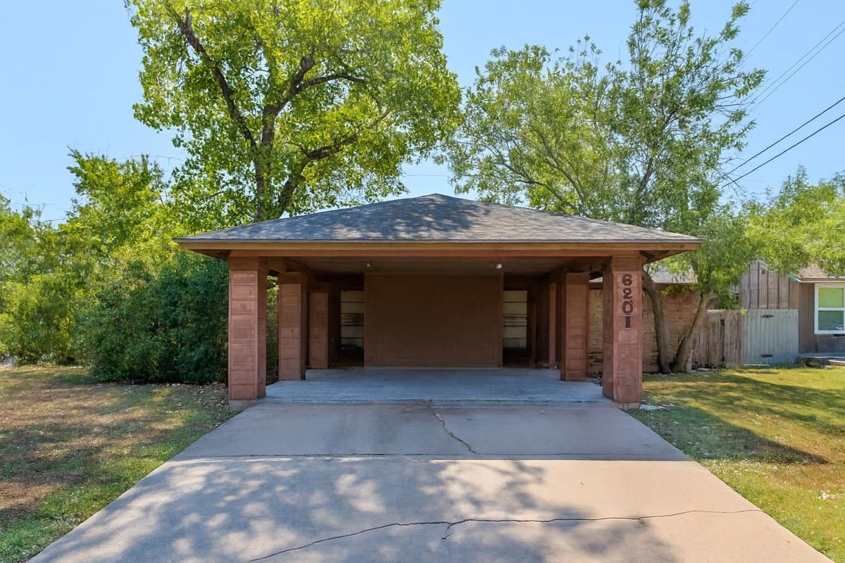 View 6201 Berkett CV in Village Sec 07 6201 Berkett CV - property photo 1 - Luxury home in Village Sec 07, Austin, TX