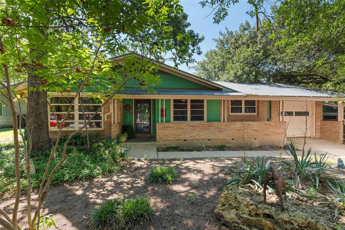 View 6201 Cary DR in Allandale 6201 Cary DR - property photo 1 - Luxury home in Allandale, Austin, TX