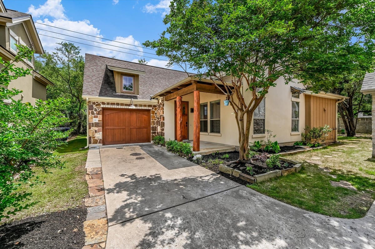 View 6201 River Place Blvd Unit #10 in Ranch At River Place Condo The Am 6201 River Place Blvd Unit #10 - front exterior - Luxury home in Ranch At River Place Condo The Am, Austin, TX