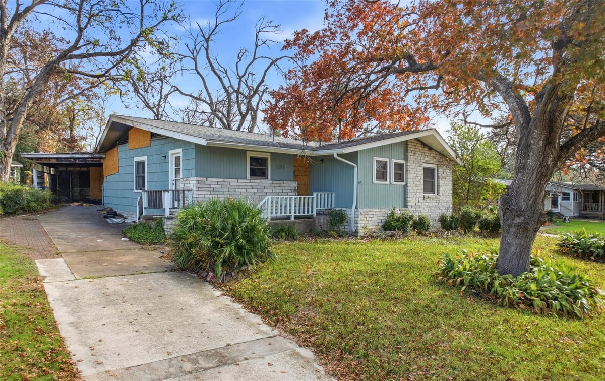 6201 Shoal Creek Blvd - front exterior - Luxury lot in Allandale Oaks, Austin, TX