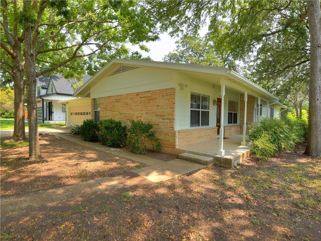 View 6203 Nasco DR in Allandale Sec 04 6203 Nasco DR - property photo 1 - Luxury home in Allandale Sec 04, Austin, TX