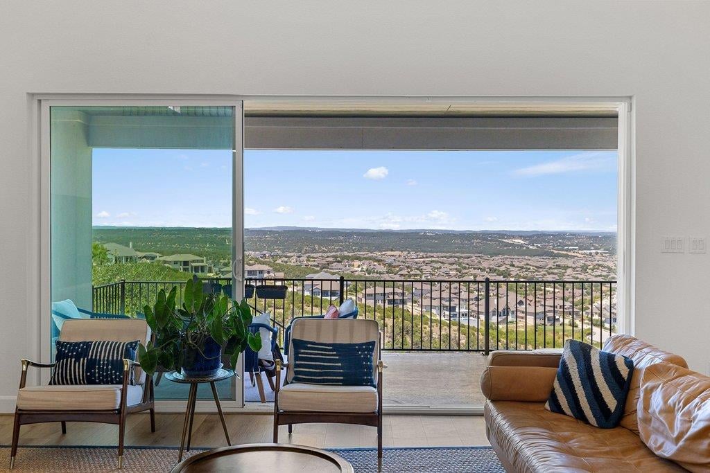 6204 Sontag DR - property photo 1 - Luxury home in Sweetwater Ranch Sec 2 Village C&D, Austin, TX