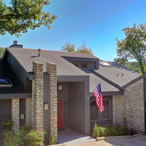 View 6205 Bon Terra DR in Shinoak Valley Sec 02 6205 Bon Terra DR - front exterior - Luxury home in Shinoak Valley Sec 02, Austin, TX