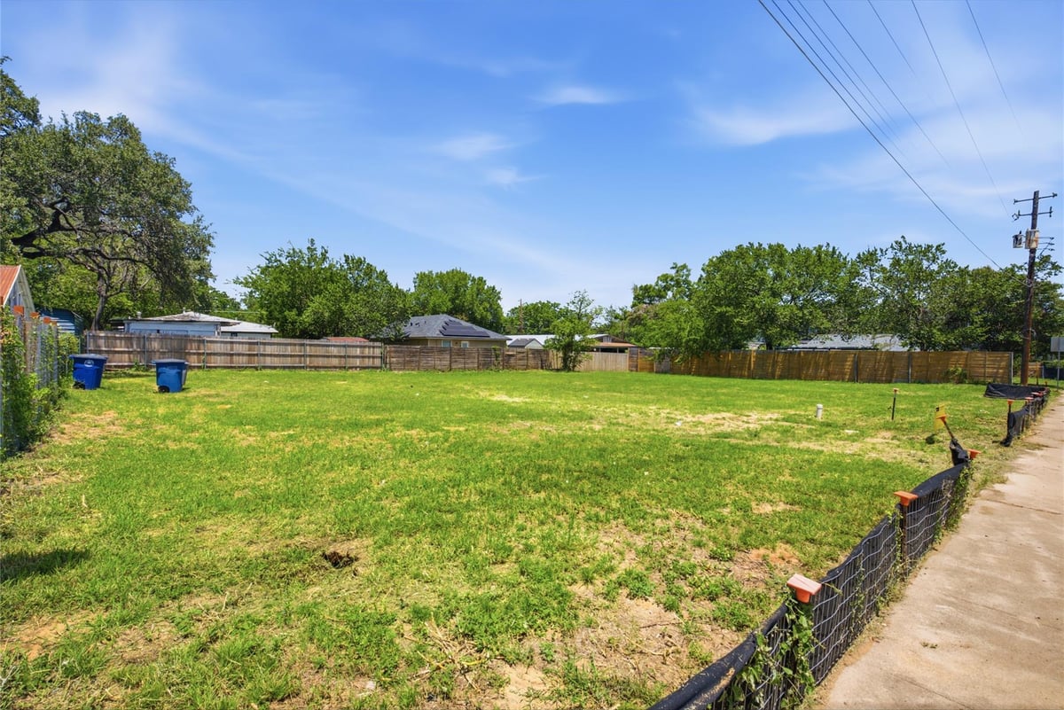 View 6206 & 6208 Ponca ST in Hamilton C A 6206 & 6208 Ponca ST - property photo 1 - Luxury lot in Hamilton C A, Austin, TX