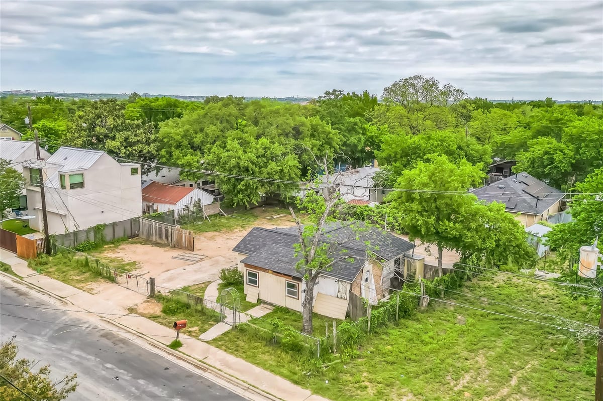 View 6206 Ponca ST in Hamilton C A 6206 Ponca ST - property photo 1 - Luxury home in Hamilton C A, Austin, TX