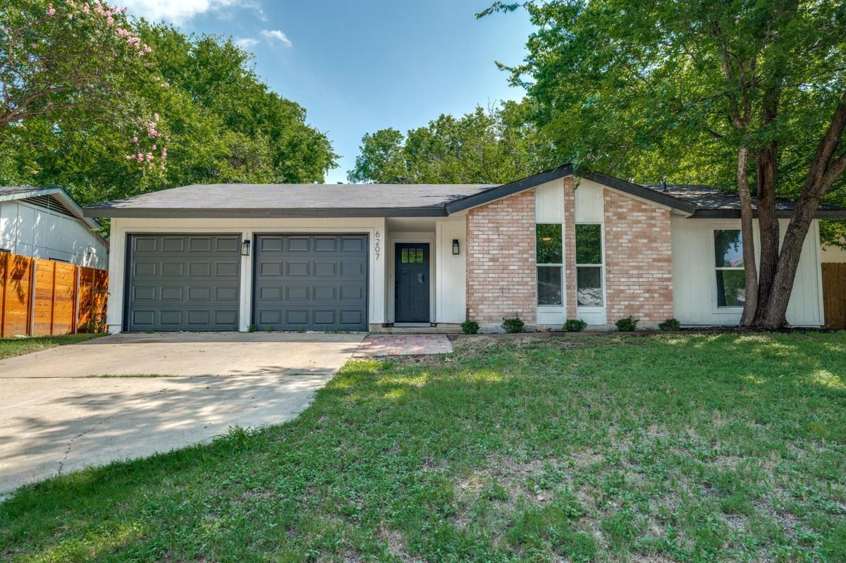 View 6207 Wagon Bend Trl in Wagon Crossing Sec 5 6207 Wagon Bend Trl - front exterior - Luxury home in Wagon Crossing Sec 5, Austin, TX