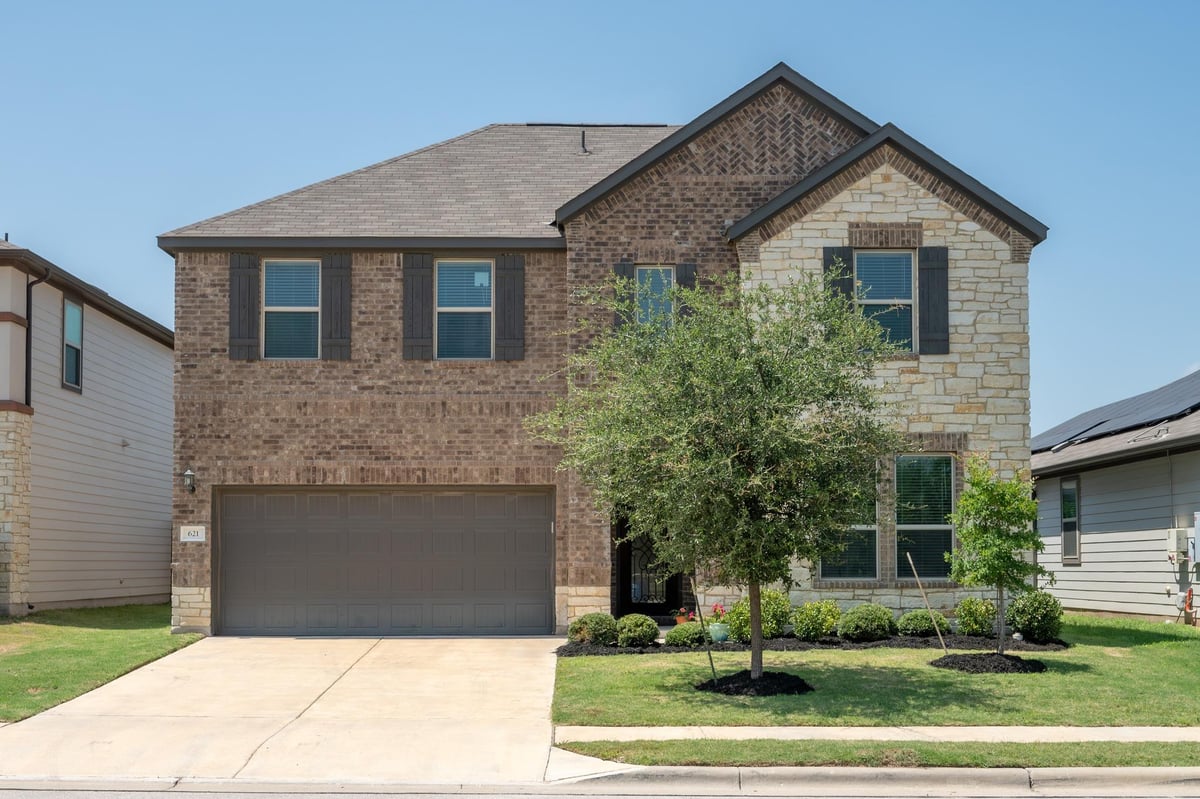 View 621 Limestone RD in Stonewall Ranch 621 Limestone RD - front exterior - Luxury home in Stonewall Ranch, Liberty Hill, TX