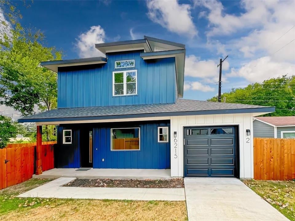 View 6215 Hogan Ave Unit #B in Montopolis 6215 Hogan Ave Unit #B - front exterior - Luxury home in Montopolis, Austin, TX