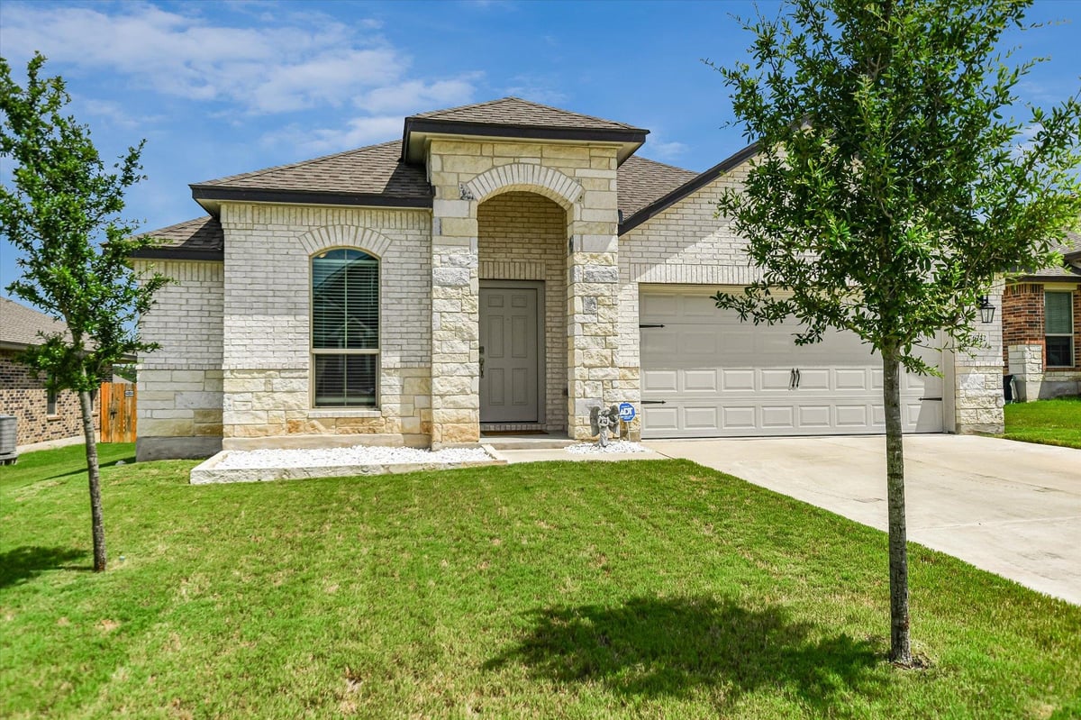 Living area at 6242 Matagorda Rd - 3 bed 2 bath home