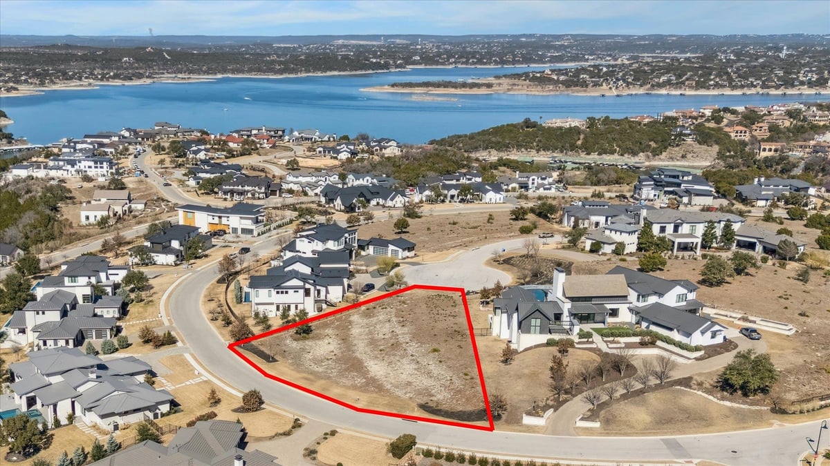 625 Vendemmia Bnd - front exterior - Luxury lot in Rough Hollow - The Peninsula, Austin, TX