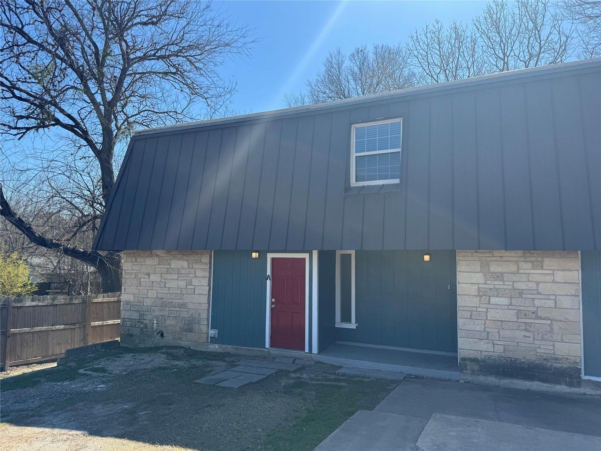 View 6253 Manor RD Unit #A in Cherrylawn Sec 05 6253 Manor RD Unit #A - property photo 1 - Luxury home in Cherrylawn Sec 05, Austin, TX
