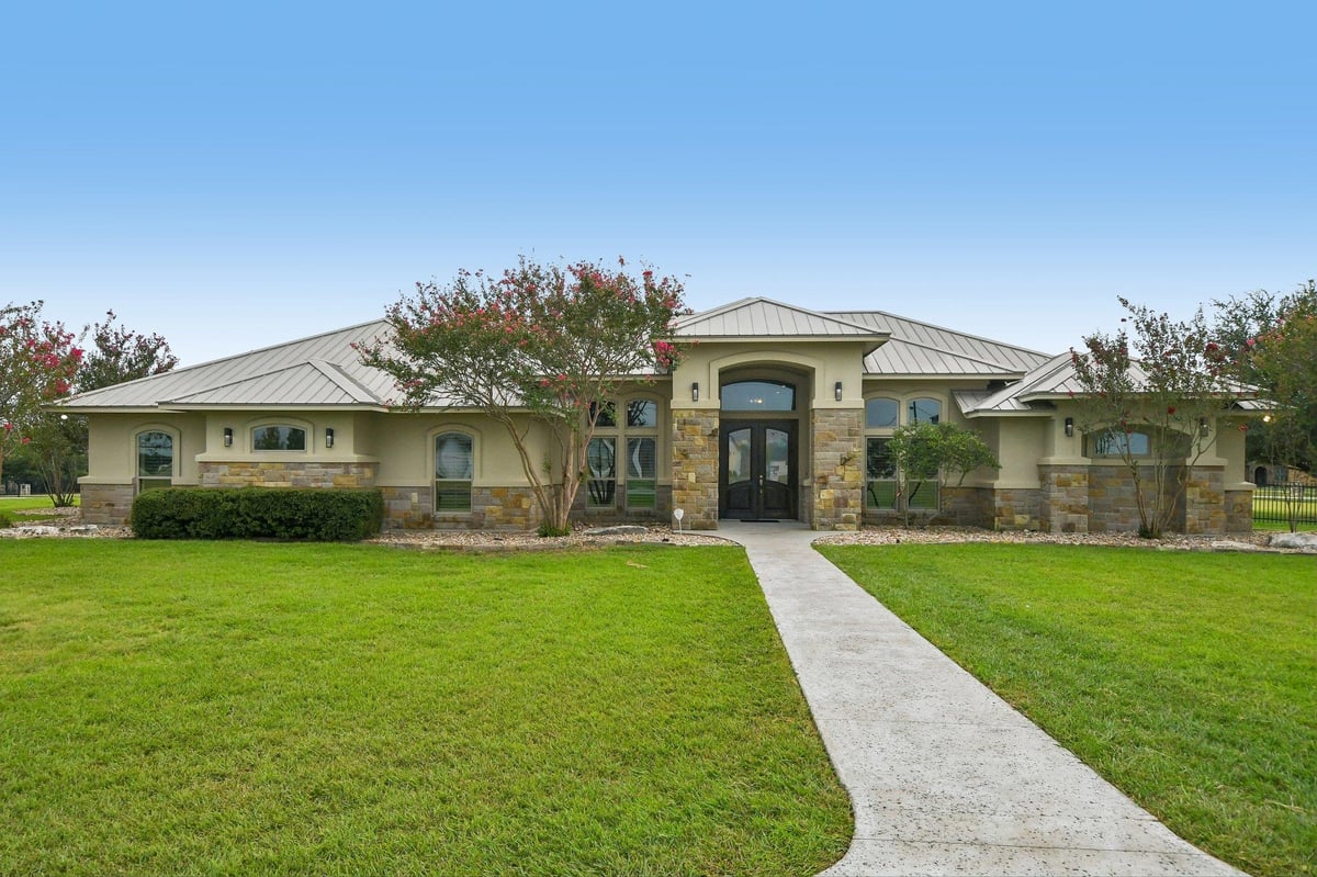 View 6258 Miller LN in Heritage Sub 6258 Miller LN - property photo 1 - Luxury home in Heritage Sub, Belton, TX