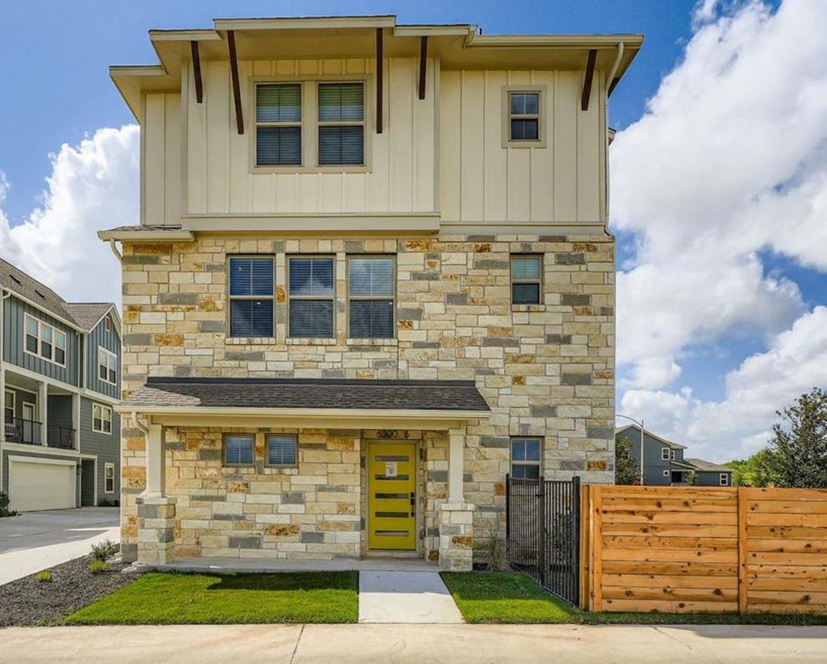 View 6300 Stockman Dr Unit #6 in Goodnight Ranch 6300 Stockman Dr Unit #6 - front exterior - Luxury home in Goodnight Ranch, Austin, TX