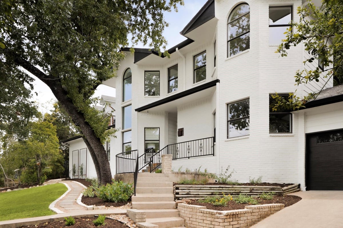 View 6302 Bon Terra Dr in Shinoak Valley Sec 02 6302 Bon Terra Dr - front exterior - Luxury home in Shinoak Valley Sec 02, Austin, TX