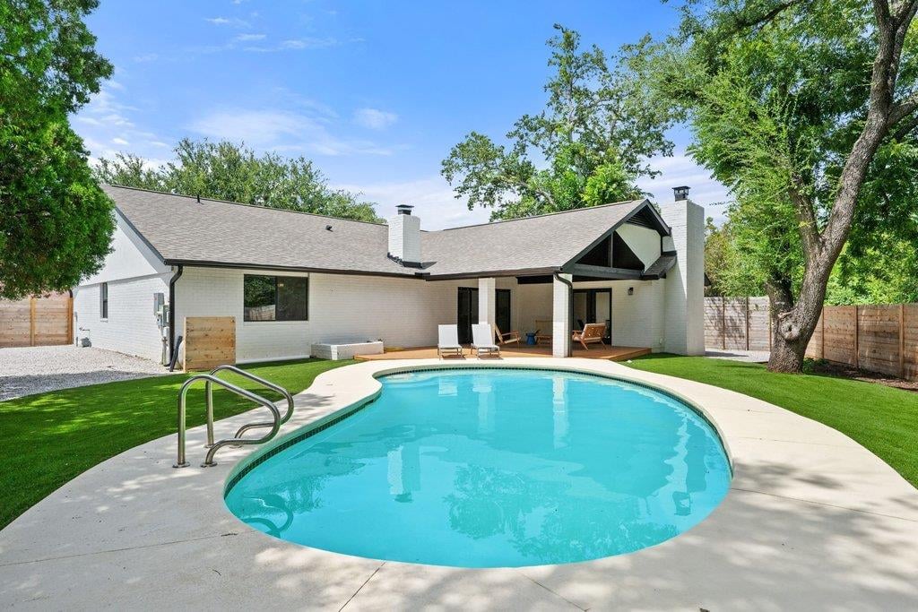 View 6303 Cannes CIR in Cherry Creek Ph 06 Sec 02 Amd 6303 Cannes CIR - property photo 1 - Luxury home in Cherry Creek Ph 06 Sec 02 Amd, Austin, TX
