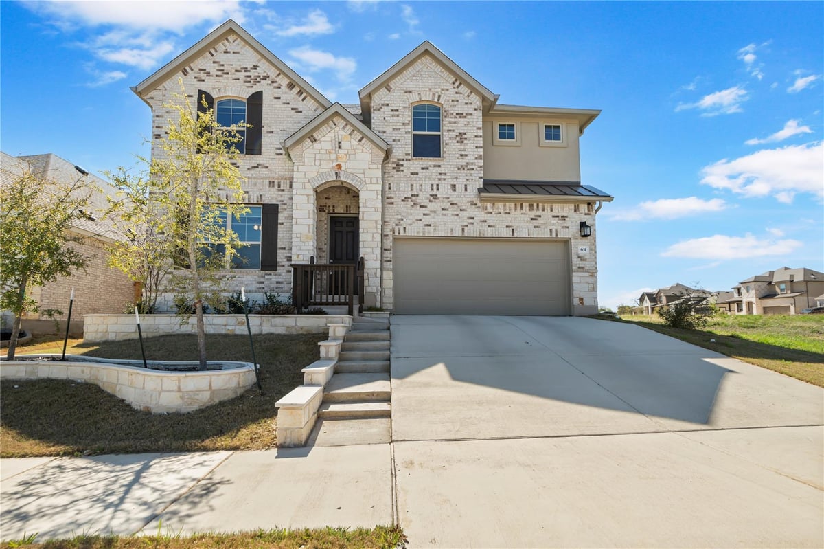 631 Breeze Hollow LN - front exterior - Luxury home in Oaks/San Gabriel Sec 13, Georgetown, TX