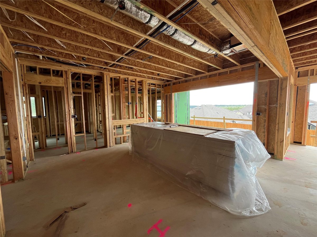 Living area at 6312 Alamosa Clearing Ln - 5 bed 3 bath home